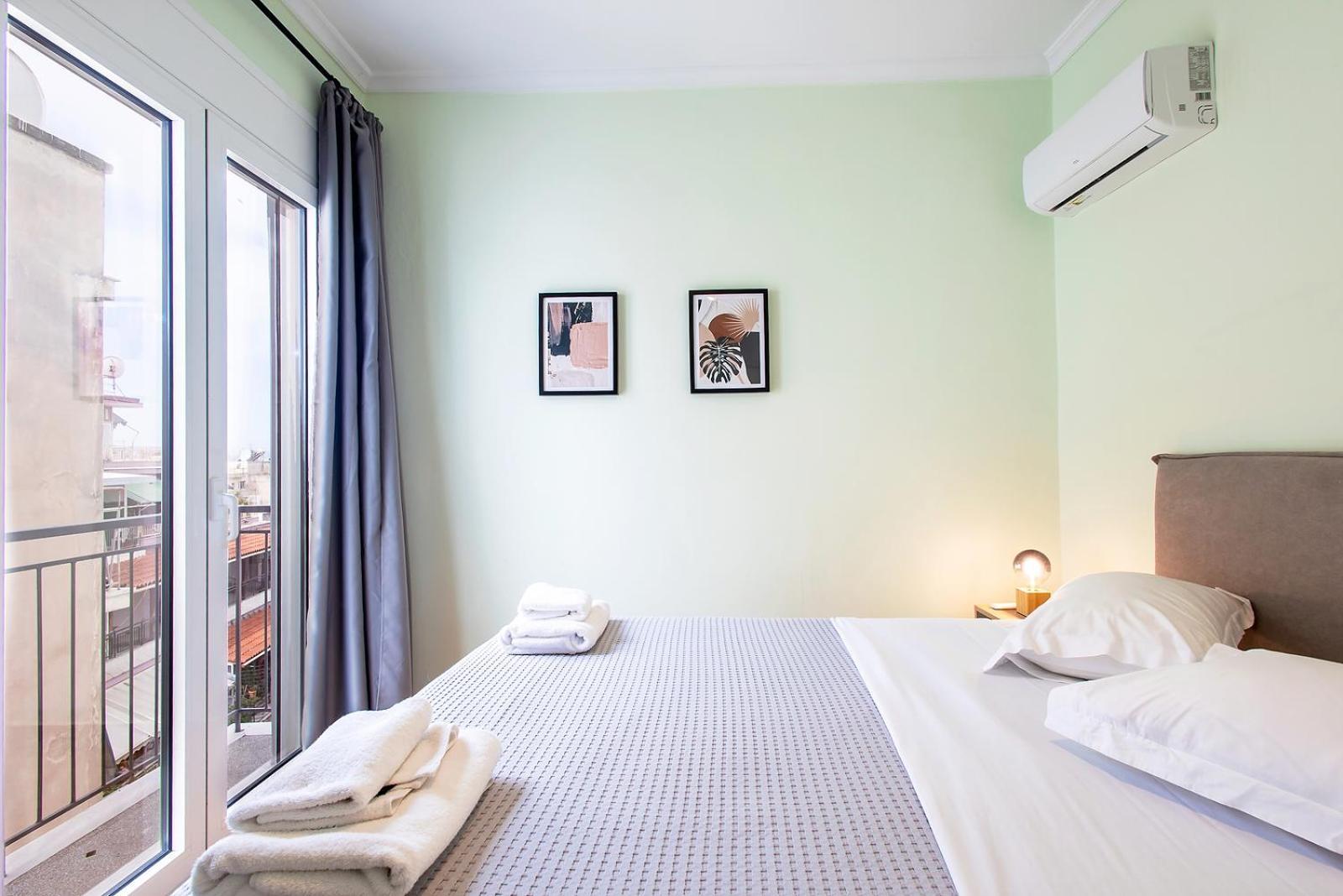 Aris123 By Smart Cozy Suites - Apartments In The Heart Of Athens - 5 Minutes From Metro - Available 24Hr Dış mekan fotoğraf